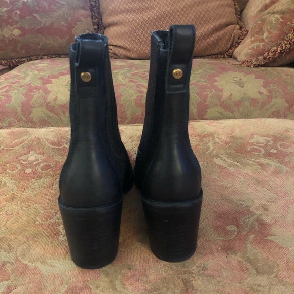 UGG boots - Picture 4 of 5